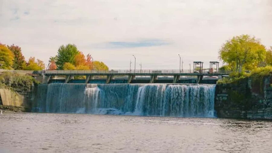 Ottawa Premium Small Group Tour with Canal Cruise - The Rideau Canal from the water