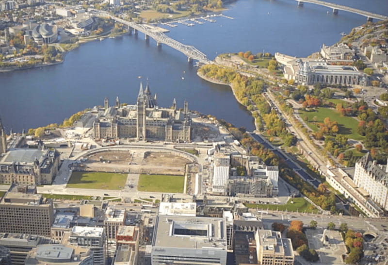 Ottawa Premium Small Group Tour with Canal Cruise - The guide makes the difference