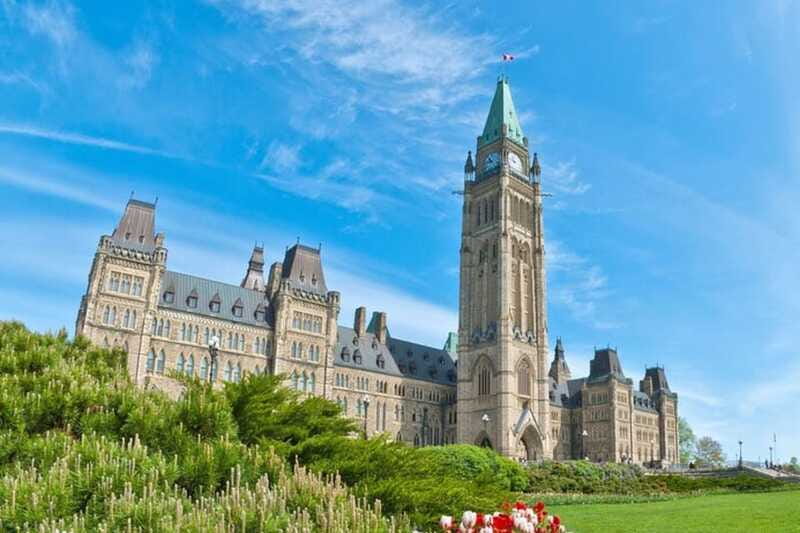 Ottawa: Private Custom Tour with a Local Guide - Pickup, transport, and the shape of your day