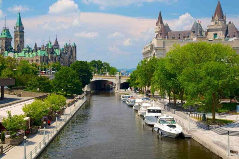 Ottawa: Rideau Canal Cruise - Why the Rideau Canal is worth seeing from a boat