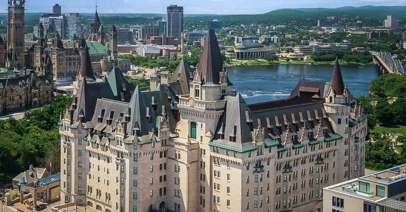 Ottawa: Secrets of the Château Laurier - Guided Hotel Tour - Walking the corridors and reading the architecture