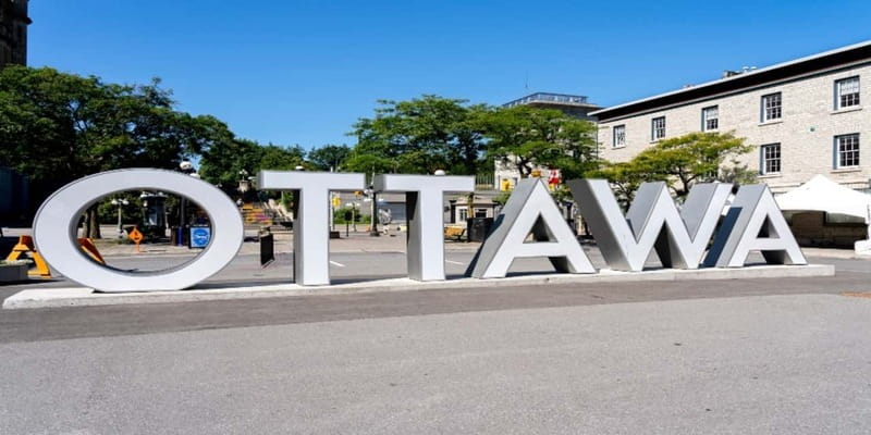 Ottawa: Small-Group Walking Tour with Boat Cruise - Who will get the most from this tour