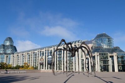 Ottawa Small Group Walking Tour with Cruise and Art Gallery