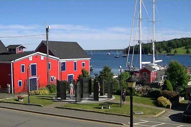 Peggy's Cove and Lunenburg Tour (small group) - What the small-group vehicle is really like