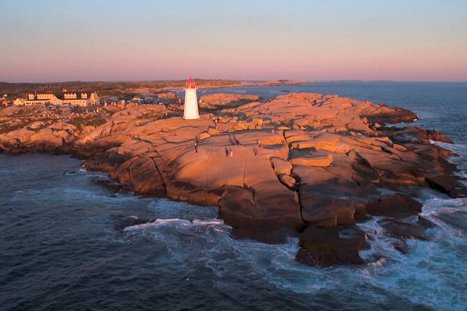 Peggy's Cove and Lunenburg Tour (small group) - The cruise ship warning is serious