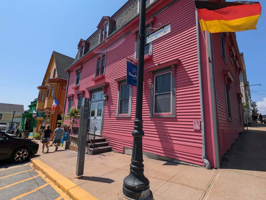 Peggy’s Cove, Lunenburg & 2 Hidden Gems – Full Day Tour - BernArt Maze, an unexpected change of pace