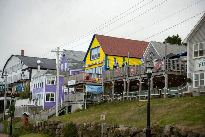 Peggy's Cove, Lunenburg and Titanic Cemetery Full Day Tour - Lunenburg: two hours in a colorful UNESCO town