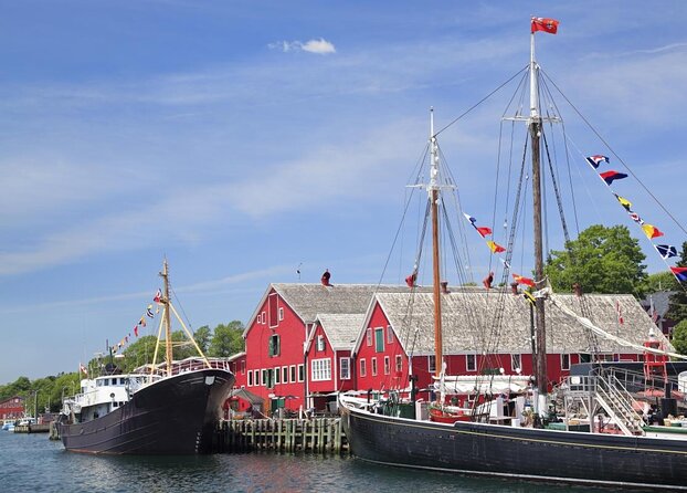 Peggy’s Cove/Mahone Bay & Lunenburg UNESCO HERITAGE SITE. - Peggy’s Cove and its famous lighthouse