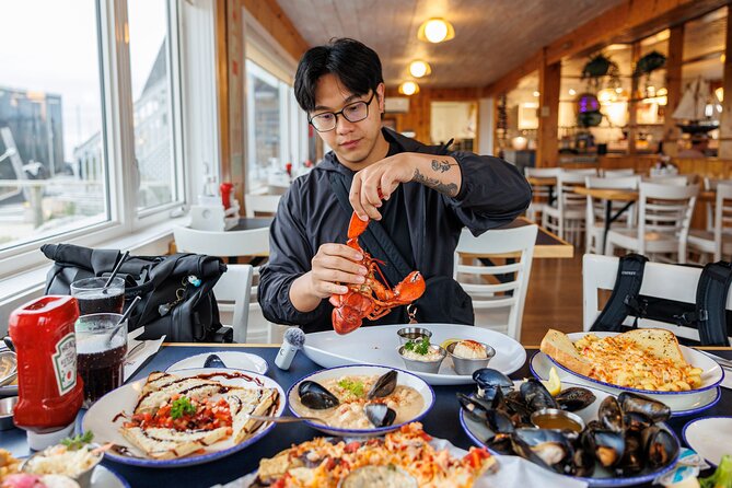 Peggy's Cove Sunset + Halifax Dinner Small Group Night Tour - Key points to know before booking