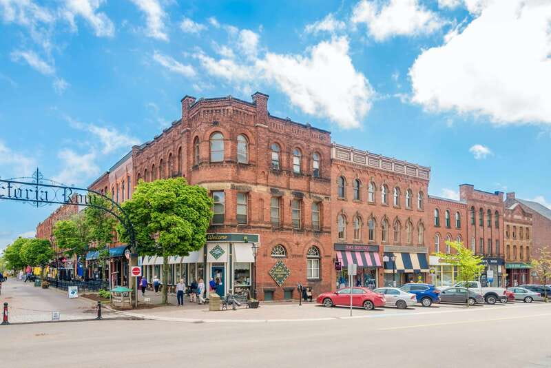 Prince Edward Island: Guided Tour with Anne of Green Gables - Starting in Charlottetown with the island story