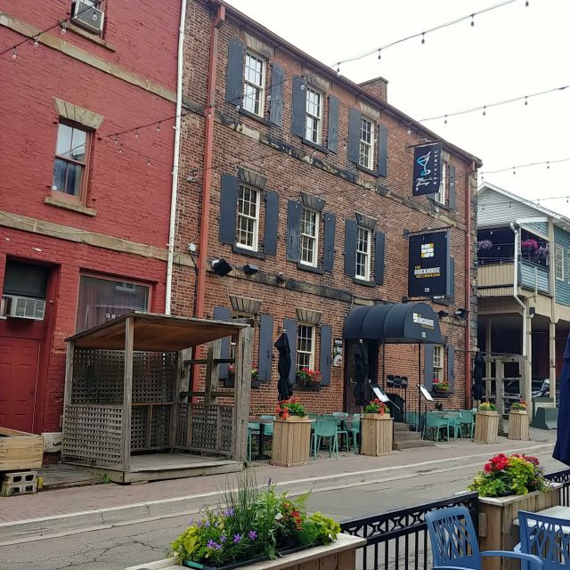 Prince Edward Island: Small Group Charlottetown Walking Tour - How the small group affects the experience