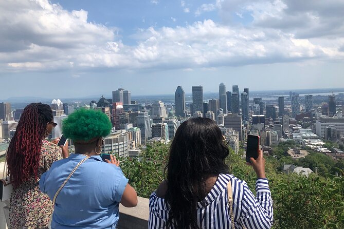 PRIVATE 3-hour COMPLETE tour of Montréal in convertible Cadillac - Why the Cadillac changes the city tour