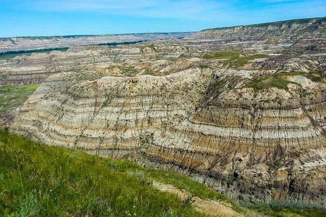 Private Badland Tour - The World’s Largest Dinosaur makes an easy photo stop
