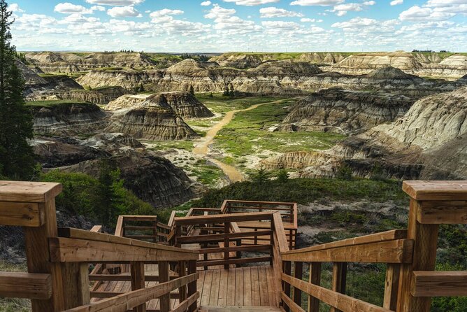 Private Badland Tour - Drumheller connects town life with dinosaur country