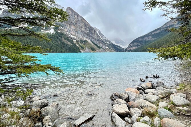 Private Banff and Yoho National Park Tour with Moraine Lake - Natural Bridge and the force of moving water