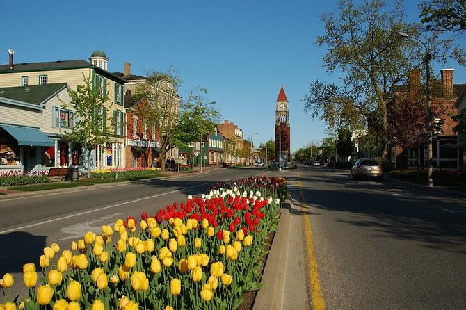 Private Customizable Wine-Tasting Adventure/Day Tour Niagara - Niagara-on-the-Lake’s old streets and free time