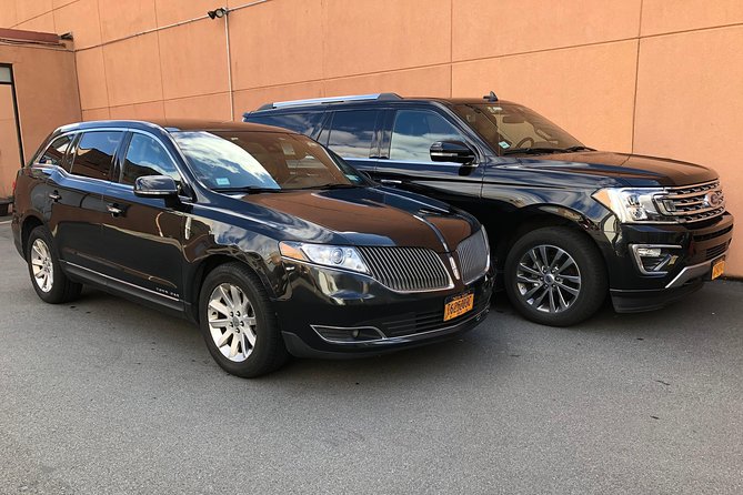 Private Departure Transfer to Montreal Airport YUL - Choosing between the sedan and SUV