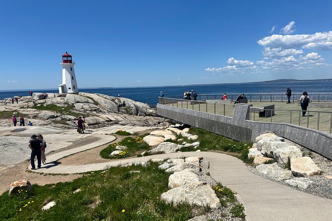 Private Guided Tour: Peggy’s Cove, Mahone Bay, Lunenburg & Ovens - Peggy’s Cove and the granite shore
