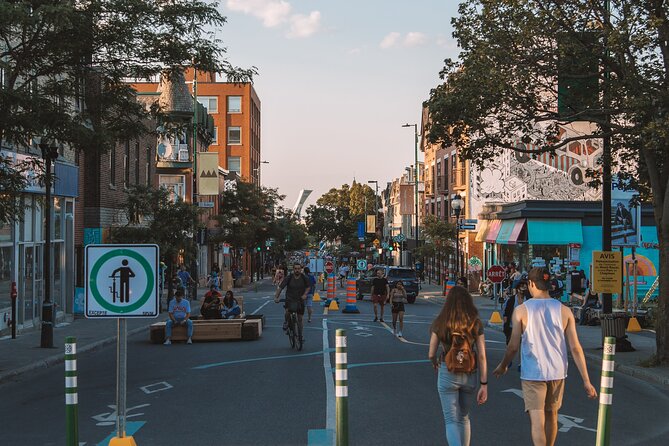 Private Half-Day Montreal Tour with a Local, Personalized - A market stop for regional flavor