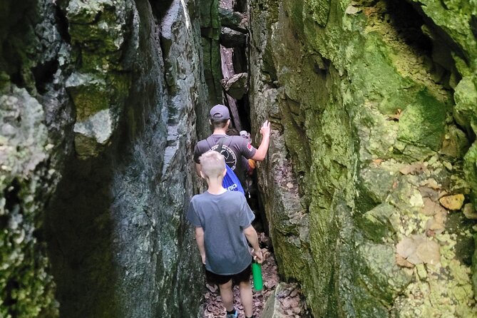 Private Nottawasaga Bluffs Caves Hiking Tour,Collingwood/Creemore - Key points to know before you book