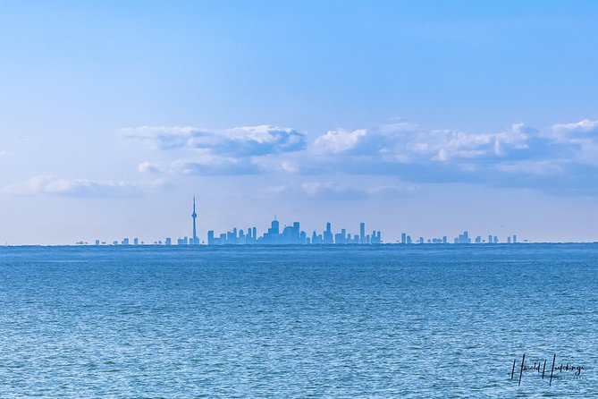 Private ONE-Way Direct Transfer Niagara Falls to Toronto Downtown - What pickup is like in Niagara Falls