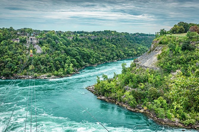 Private ONE-Way Direct Transfer Niagara Falls to Toronto Downtown - The ride itself, from Niagara Falls toward Toronto