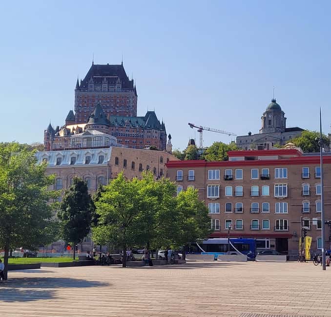 Private Québec City walking tour with Lenny. - Historic streets and iconic buildings