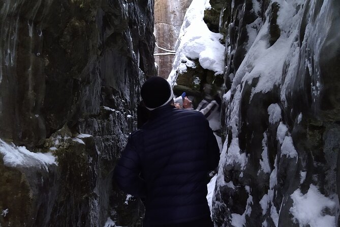 Private Singhampton Caves Snowshoe, Collingwood/Blue Mountain - Key points to know before you book