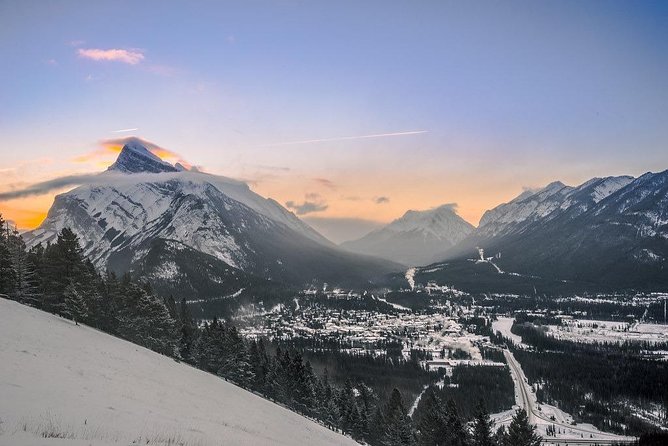 Private Tour of Lake Louise and the Icefield Parkway for up to 12 guests - Lake Louise and Moraine Lake in the same day