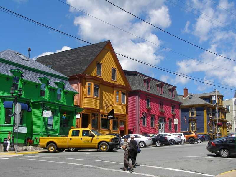 Private Tour: Peggy’s Cove, Mahone Bay & Lunenburg 8 hrs - What the private vehicle changes