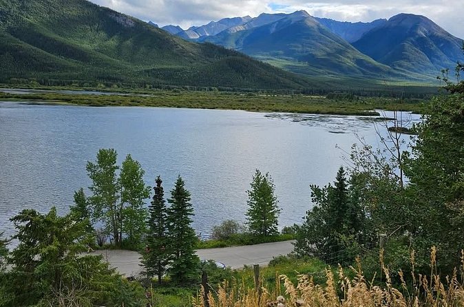 Private Transfer from Banff to Calgary or Calgary Airport - Who should book this transfer?