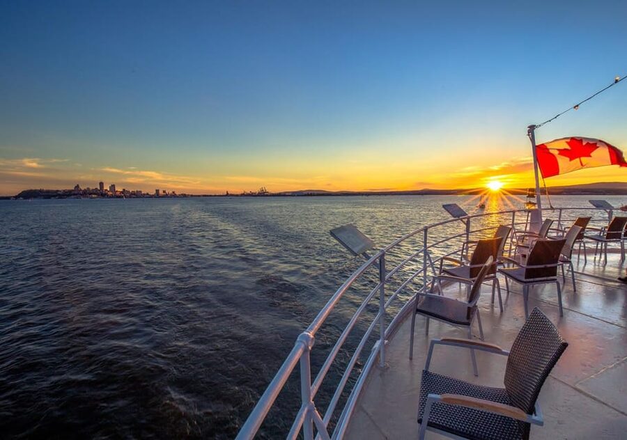 Québec City: 2-Hour Cocktail & DJ Evening Cruise - Practical timing and booking advice