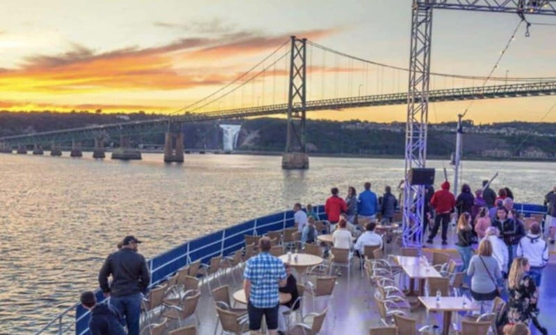 Québec City: 2-Hour Cocktail & DJ Evening Cruise - Is $51 a fair price?