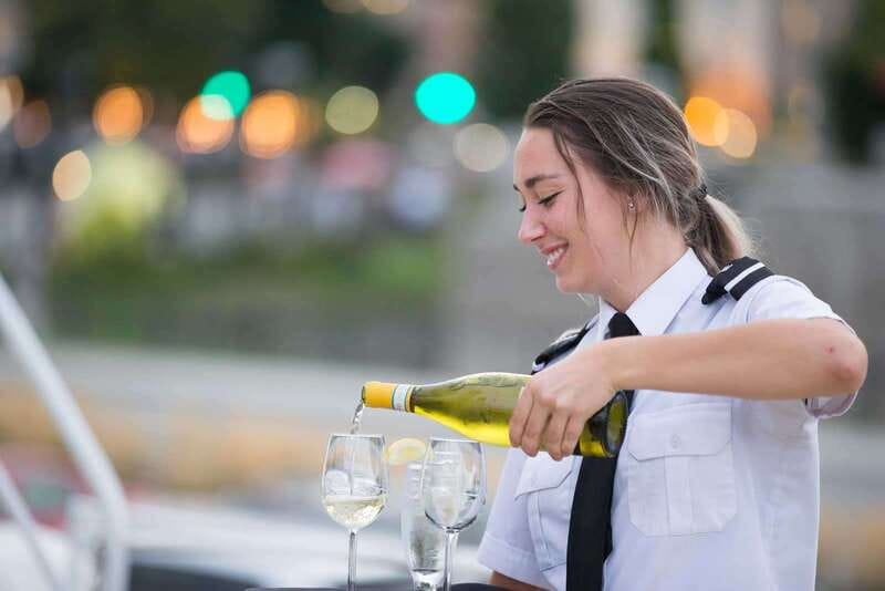 Québec City: 3 or 5-Course Dinner Cruise with DJ & Dancing - Boarding at Chouinard Pier