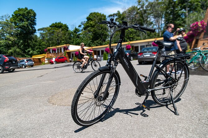 Quebec City: Electric Bike Rental on Ile d'Orléans - A flexible route through farms and villages