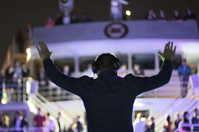Québec City: Evening Cruise with Live DJ - The first view: Québec City from the water