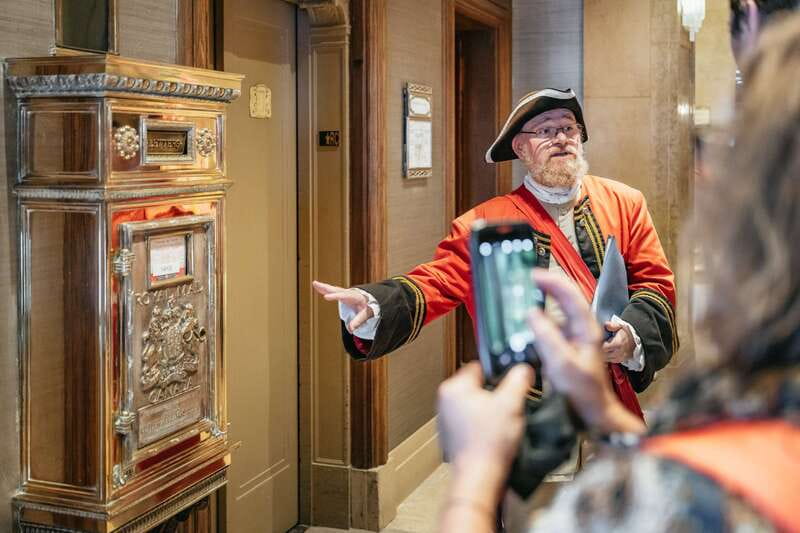 Quebec City: Guided Tour of Fairmont Le Château Frontenac - How the one-hour schedule works