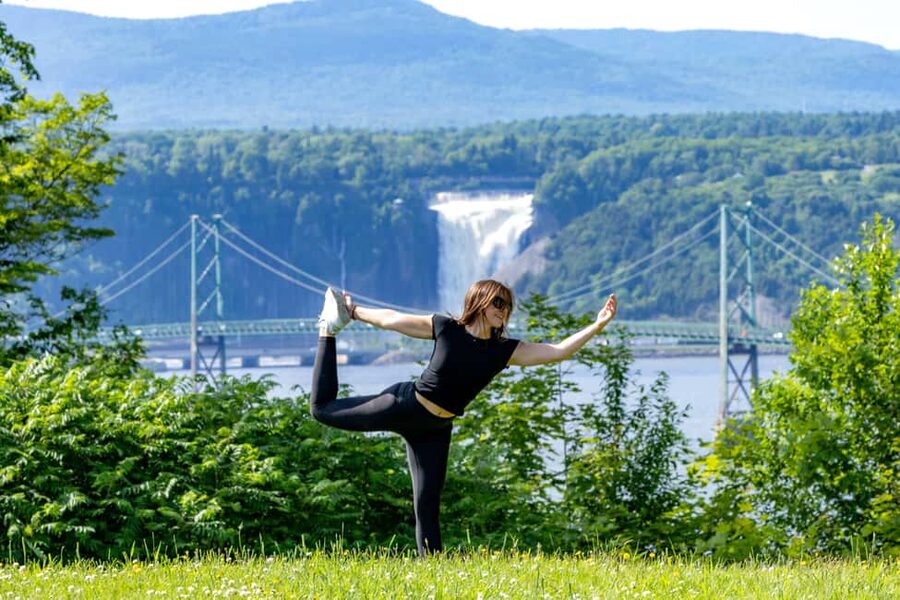 Quebec City: Ile d'Orléans Guided E-Bike Tour with Tastings - The 1898 Porteous manor and its gardens