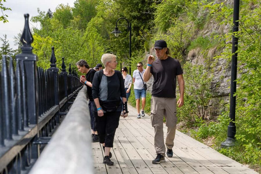 Quebec City: Montmorency Falls and Microbrewery eBike Tour - A quiet green stop at Domaine de Maizerets