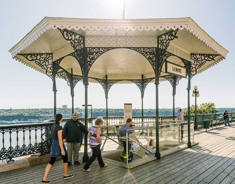 Québec City: Saint-Louis-Forts-and-Châteaux visit - Guided visit or Parks Canada audio tour