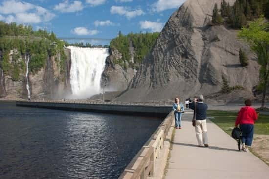 Quebec: City Tour, Montmorency Falls & Île d'Orléans Tour - Guides, language, and the pace of the day