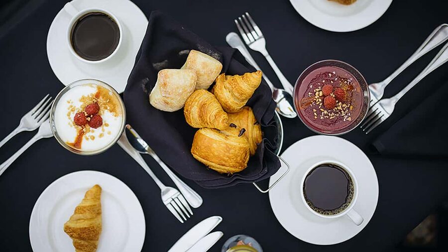Québec City: Weekend River Brunch Cruise - The one-hour brunch: hearty Québec flavors