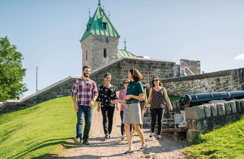 Québec: Fortifications-of-Québec Guided Walking Tour - Starting on Dufferin Terrace with the best views first
