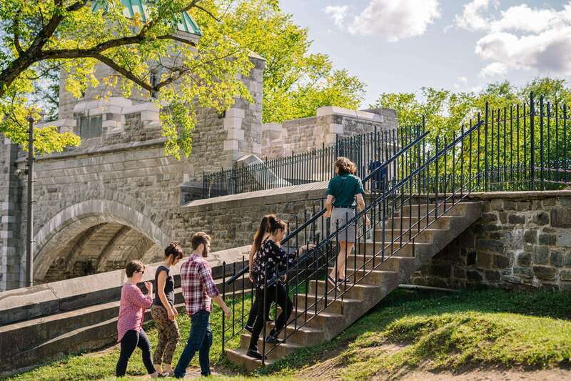 Québec: Fortifications-of-Québec Guided Walking Tour - The route, weather, and mobility questions