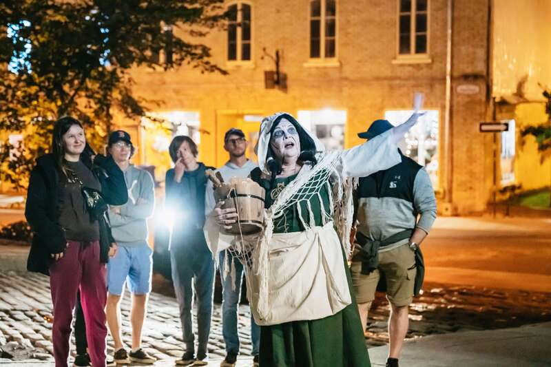 Quebec Interactive Street Theatre: "Crimes in New France" - Following a route through Old Quebec