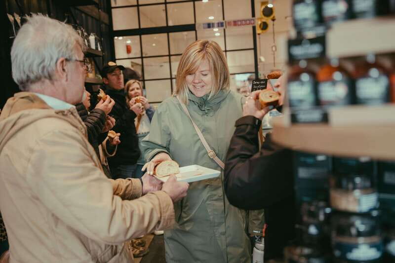 Quebec: Old Quebec City Food Tour with 10+ Local Tastings - What the guides add between the plates