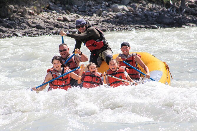 Rafting on Athabasca River Mile 5 in Jasper - What this Athabasca River trip actually feels like