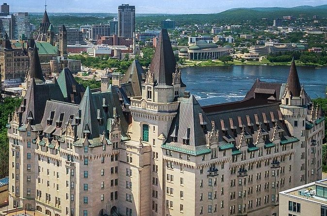 Secrets of the Château Laurier Hotel Tour - How the guides shape the experience