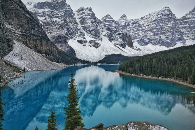 Shuttle from Banff or Canmore to Moraine Lake and Lake Louise - Two lakes, one practical Banff outing