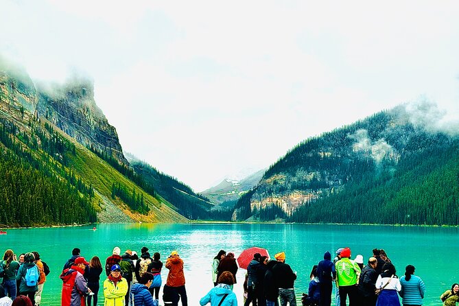 ShuttleBus 2way Banff to Lake Louise (1Hr) and Moraine Lake (1Hr) - Leaving Banff and settling into the ride